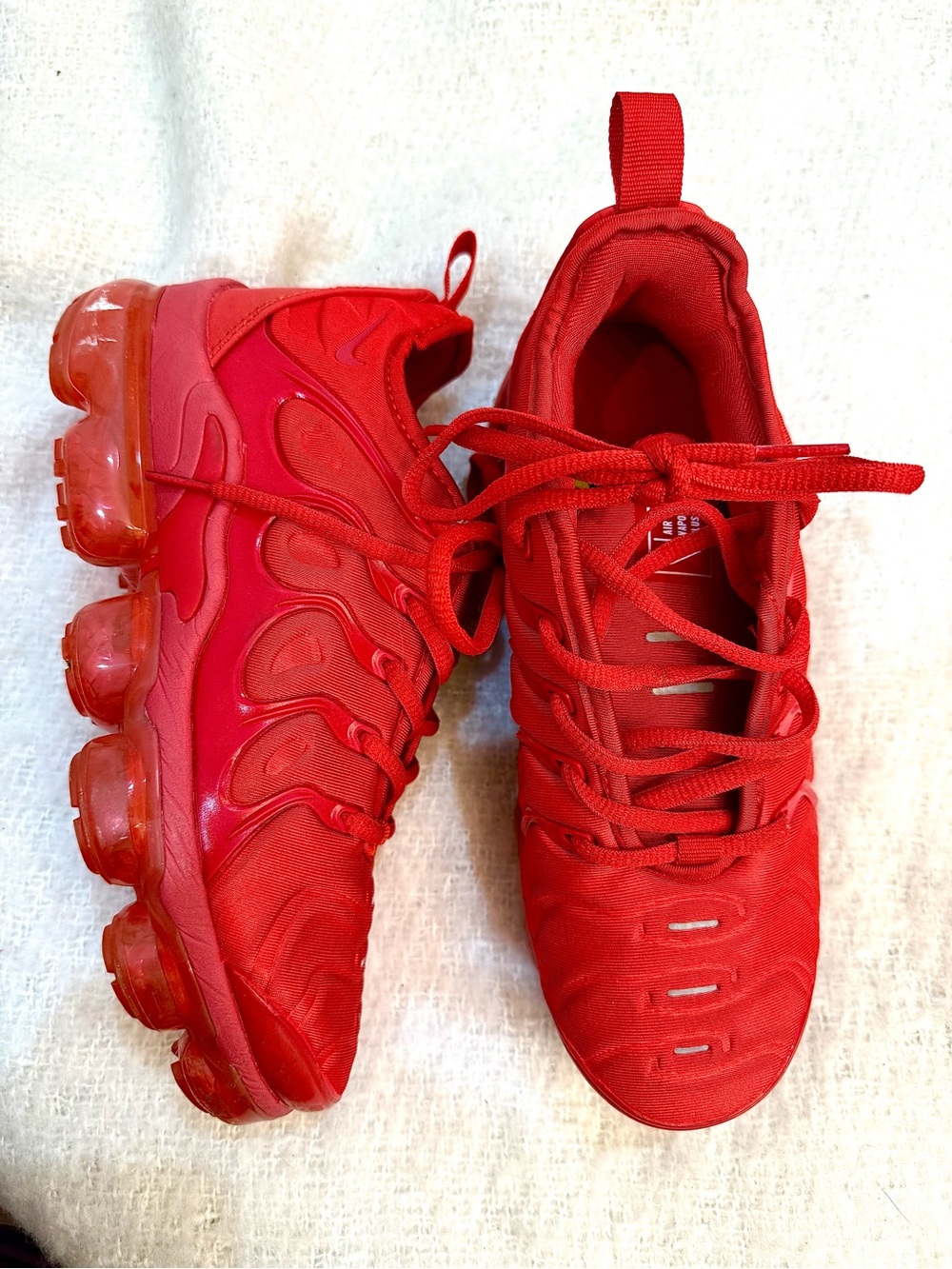 Nike AIR VAPORMAX PLUS Kids 4.5 Woman 7 Bright Red Air Bubble VM AIR Sneakers